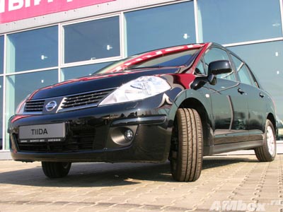 Nissan Tiida. Вспышки на солнце